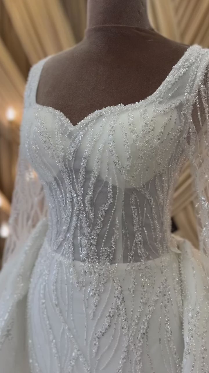 G21-083A - Ivory Lace Ball Gown Wedding Dress