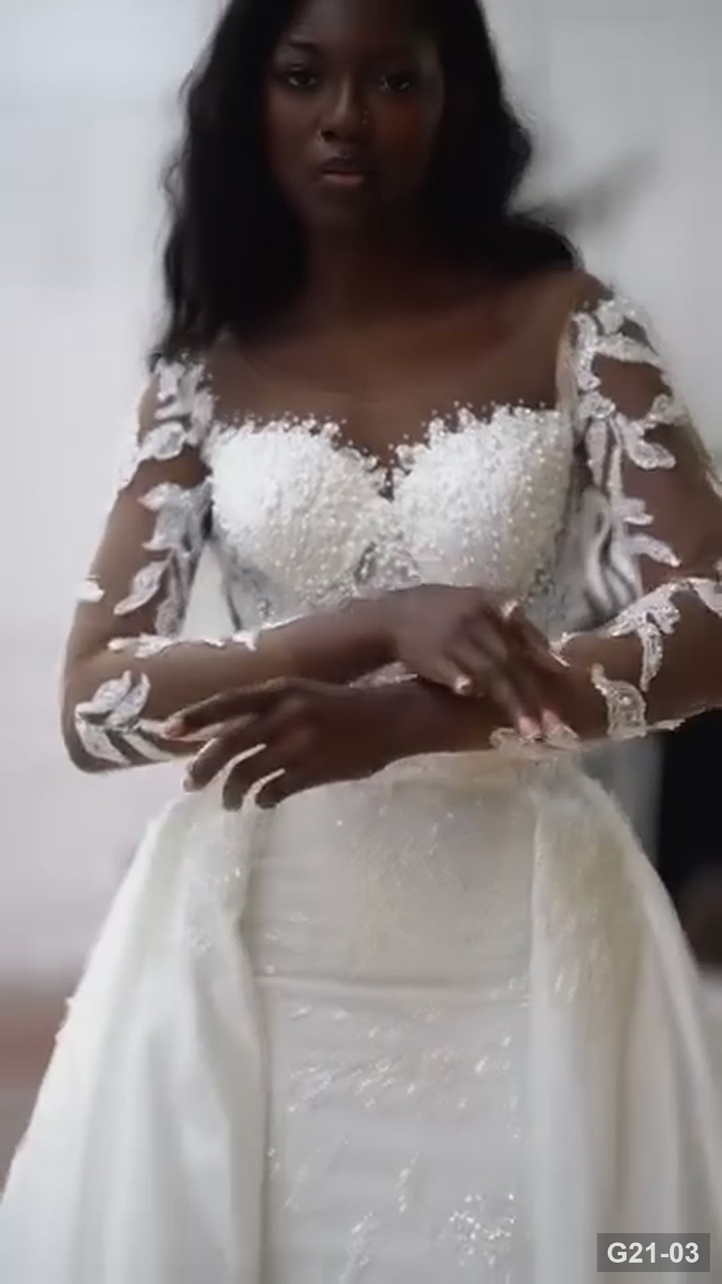 G21-003 Ivory A-Line Lace Wedding Dress with V-Neck and Chapel Train